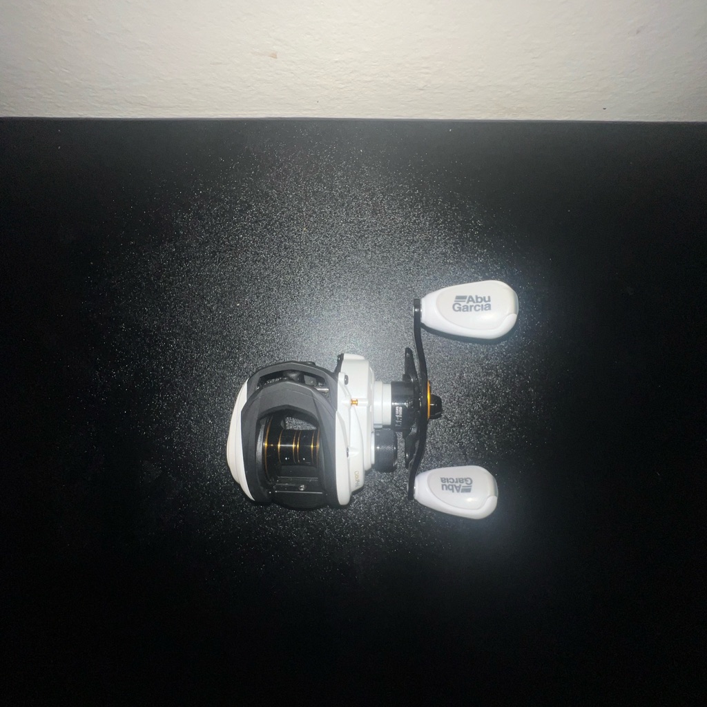 Abu Garcia Max Pro Low Profile Baitcast Fishing Reel
